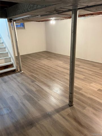 3014 N Vermont Avenue, Royal Oak, MI 48073