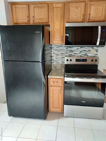 3014 N Vermont Avenue, Royal Oak, MI 48073