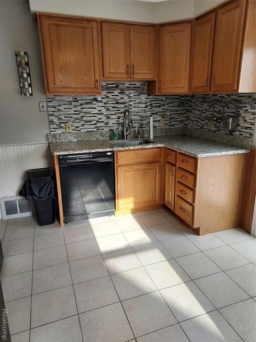 3014 N Vermont Avenue, Royal Oak, MI 48073