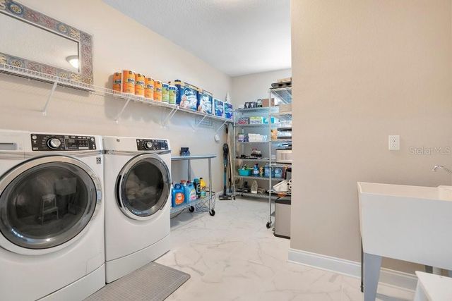 805 RIVIERA BELLA DRIVE, Debary, FL 32713