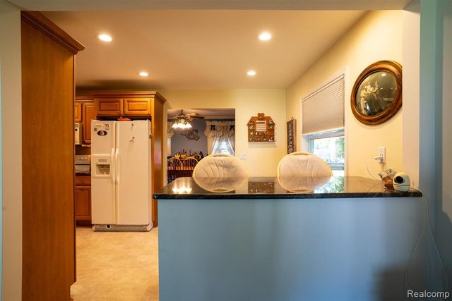 19031 Forrest Hill Drive, Woodhaven, MI 48183