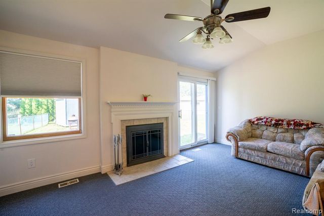 19031 Forrest Hill Drive, Woodhaven, MI 48183