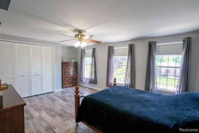 19031 Forrest Hill Drive, Woodhaven, MI 48183