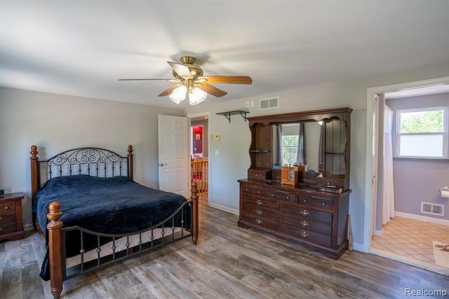 19031 Forrest Hill Drive, Woodhaven, MI 48183