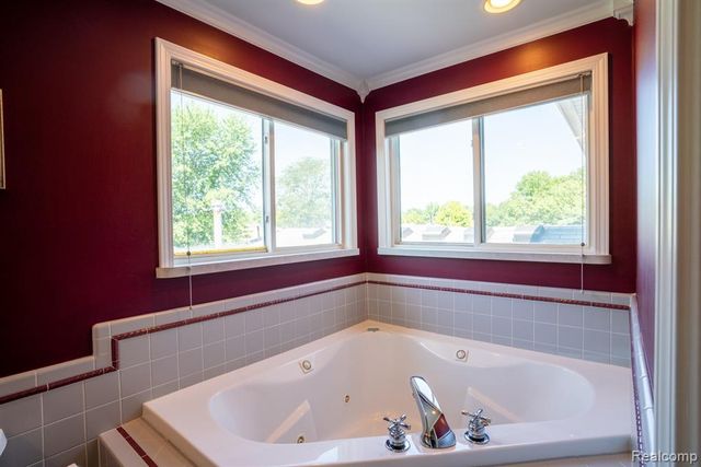 19031 Forrest Hill Drive, Woodhaven, MI 48183