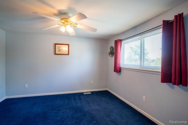 19031 Forrest Hill Drive, Woodhaven, MI 48183