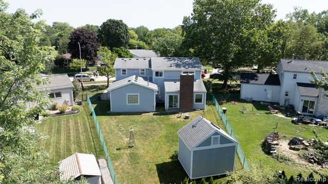 19031 Forrest Hill Drive, Woodhaven, MI 48183