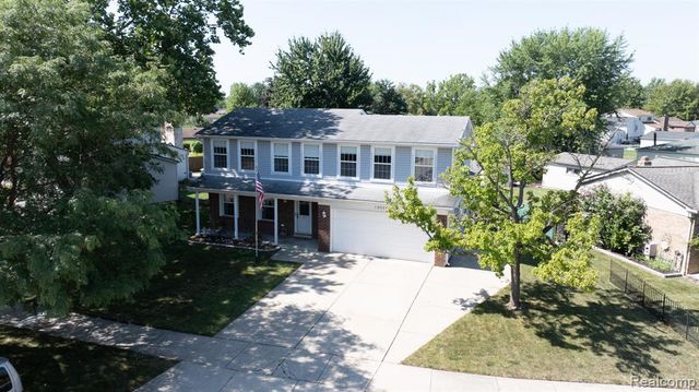 19031 Forrest Hill Drive, Woodhaven, MI 48183