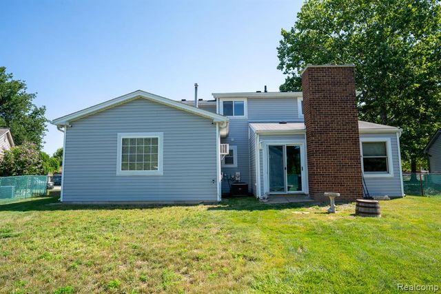 19031 Forrest Hill Drive, Woodhaven, MI 48183