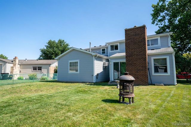 19031 Forrest Hill Drive, Woodhaven, MI 48183