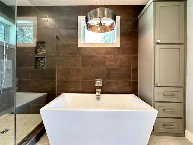 800 King Leonard Court, Scroggins, TX 75480