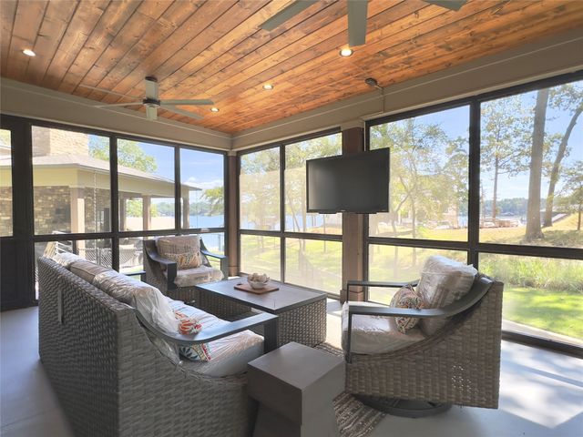 800 King Leonard Court, Scroggins, TX 75480