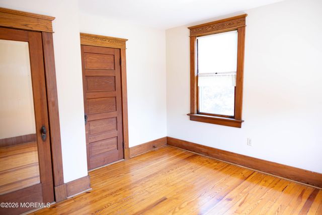20 Brown Place, Red Bank, NJ 07701