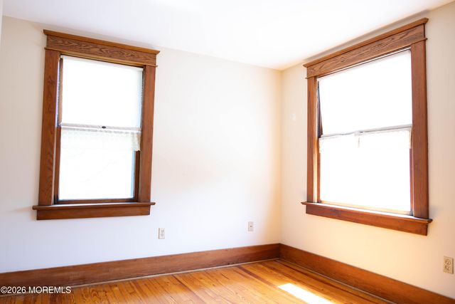 20 Brown Place, Red Bank, NJ 07701