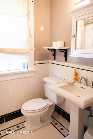 20 Brown Place, Red Bank, NJ 07701