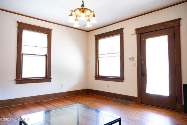 20 Brown Place, Red Bank, NJ 07701