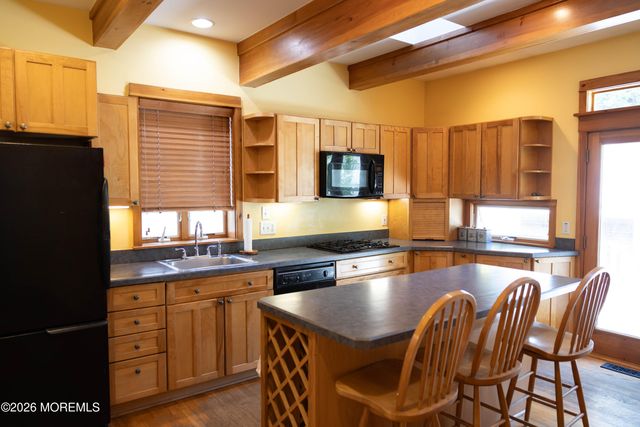 20 Brown Place, Red Bank, NJ 07701