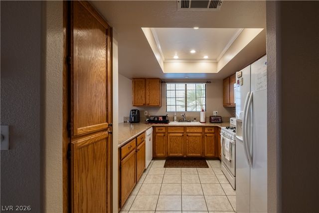 2820 South Swallow Point Circle, Las Vegas, NV 89117