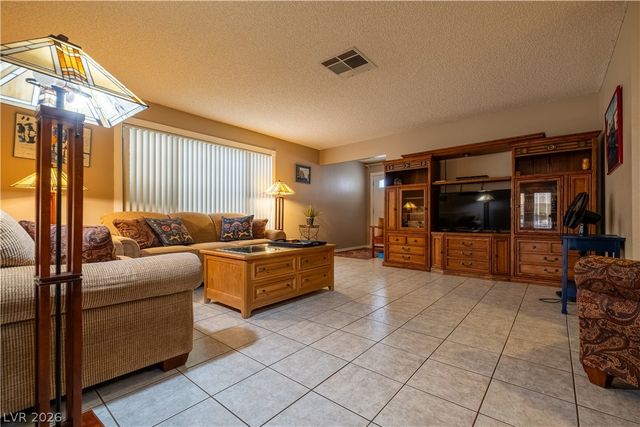 2820 South Swallow Point Circle, Las Vegas, NV 89117