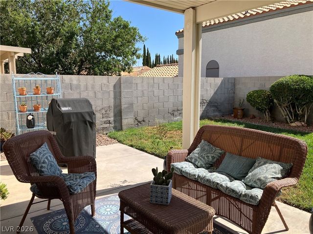 2820 South Swallow Point Circle, Las Vegas, NV 89117