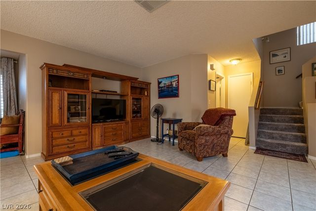 2820 South Swallow Point Circle, Las Vegas, NV 89117