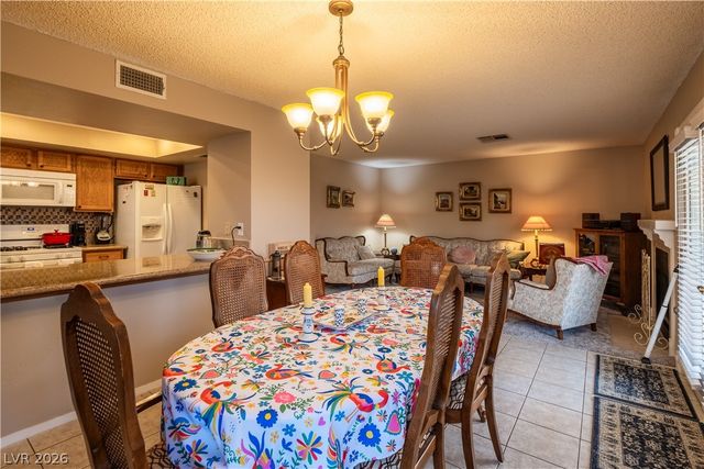 2820 South Swallow Point Circle, Las Vegas, NV 89117