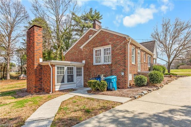 1916 Guilford College Road, Jamestown, NC 27282