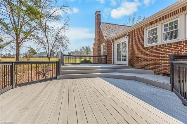 1916 Guilford College Road, Jamestown, NC 27282