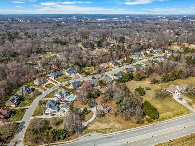 1916 Guilford College Road, Jamestown, NC 27282