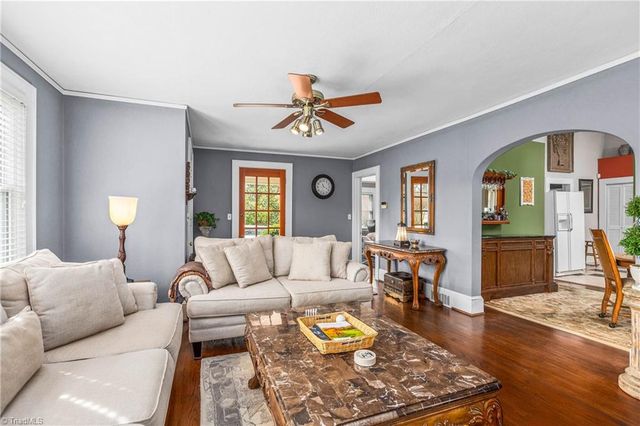 1916 Guilford College Road, Jamestown, NC 27282