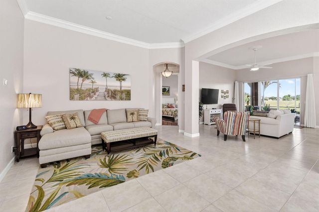 332 NW Stratford Lane, Port St. Lucie, FL 34983