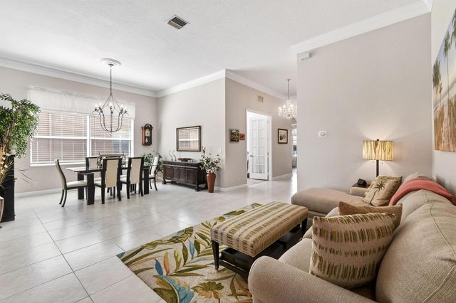 332 NW Stratford Lane, Port St. Lucie, FL 34983