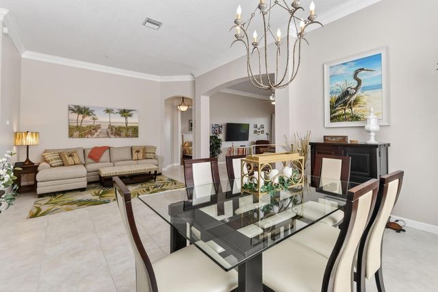 332 NW Stratford Lane, Port St. Lucie, FL 34983