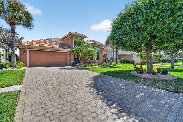332 NW Stratford Lane, Port St. Lucie, FL 34983