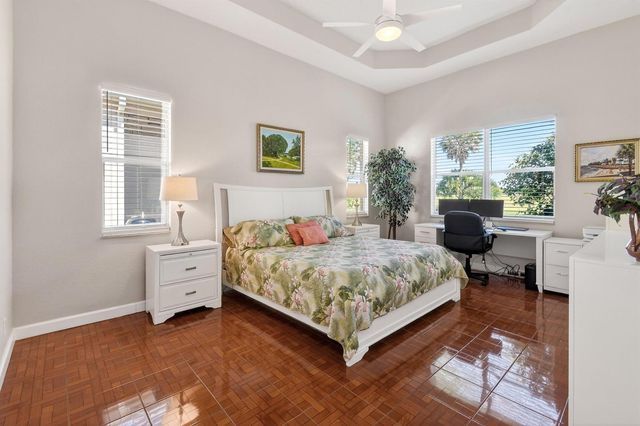 332 NW Stratford Lane, Port St. Lucie, FL 34983