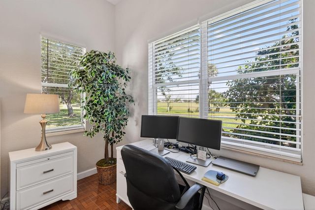 332 NW Stratford Lane, Port St. Lucie, FL 34983