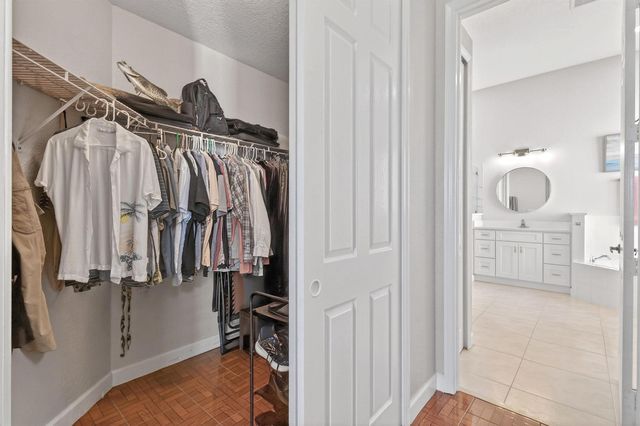 332 NW Stratford Lane, Port St. Lucie, FL 34983