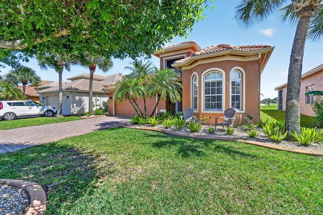 332 NW Stratford Lane, Port St. Lucie, FL 34983