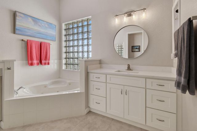 332 NW Stratford Lane, Port St. Lucie, FL 34983