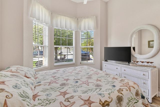 332 NW Stratford Lane, Port St. Lucie, FL 34983