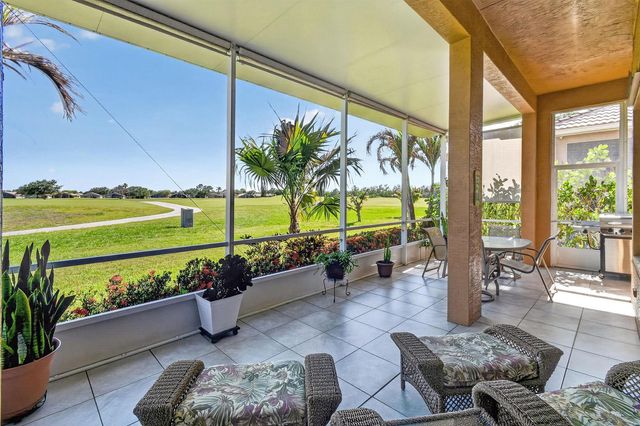332 NW Stratford Lane, Port St. Lucie, FL 34983
