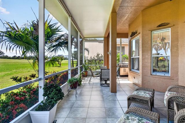 332 NW Stratford Lane, Port St. Lucie, FL 34983