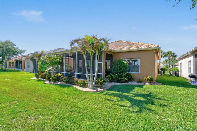 332 NW Stratford Lane, Port St. Lucie, FL 34983