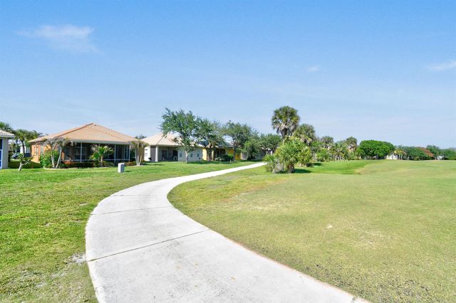 332 NW Stratford Lane, Port St. Lucie, FL 34983