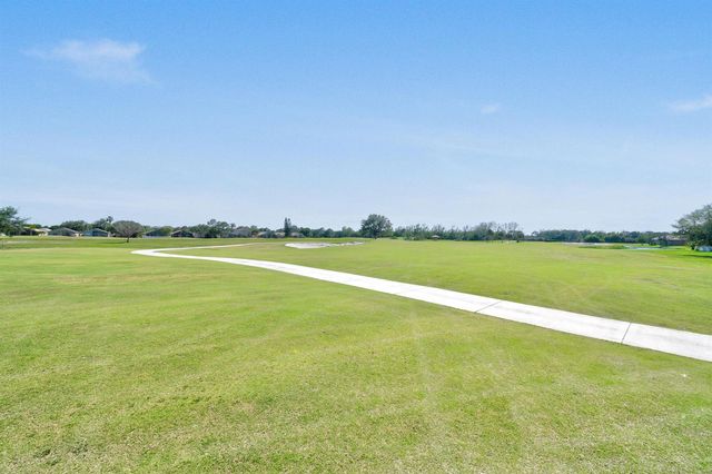 332 NW Stratford Lane, Port St. Lucie, FL 34983