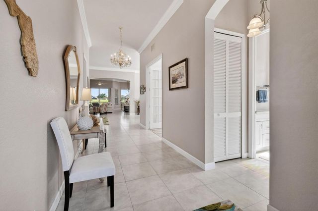 332 NW Stratford Lane, Port St. Lucie, FL 34983