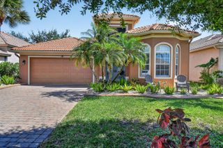 332 NW Stratford Lane, Port St. Lucie, FL 34983