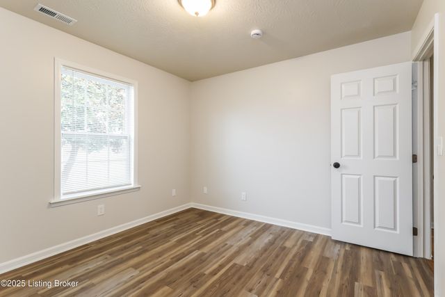 131 Shawnee Dr, Shepherdsville, KY 40165