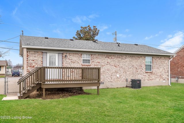 131 Shawnee Dr, Shepherdsville, KY 40165