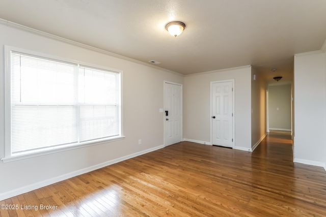 131 Shawnee Dr, Shepherdsville, KY 40165